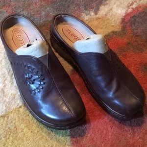 Klogs Dark Brown Size 10 with Stylish stitching